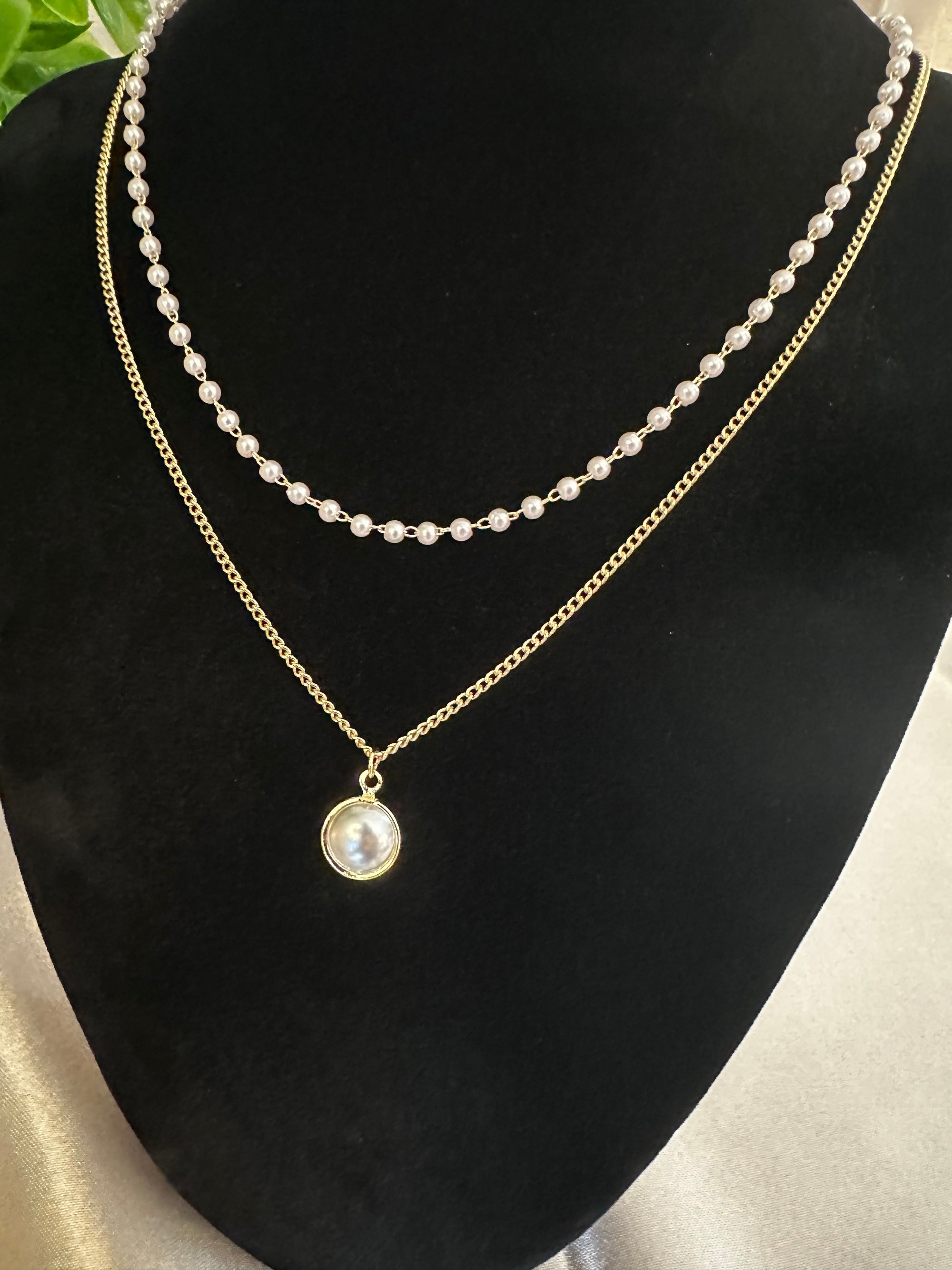 Shell and pearl chain