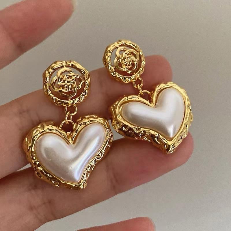 Elegant heart earrings