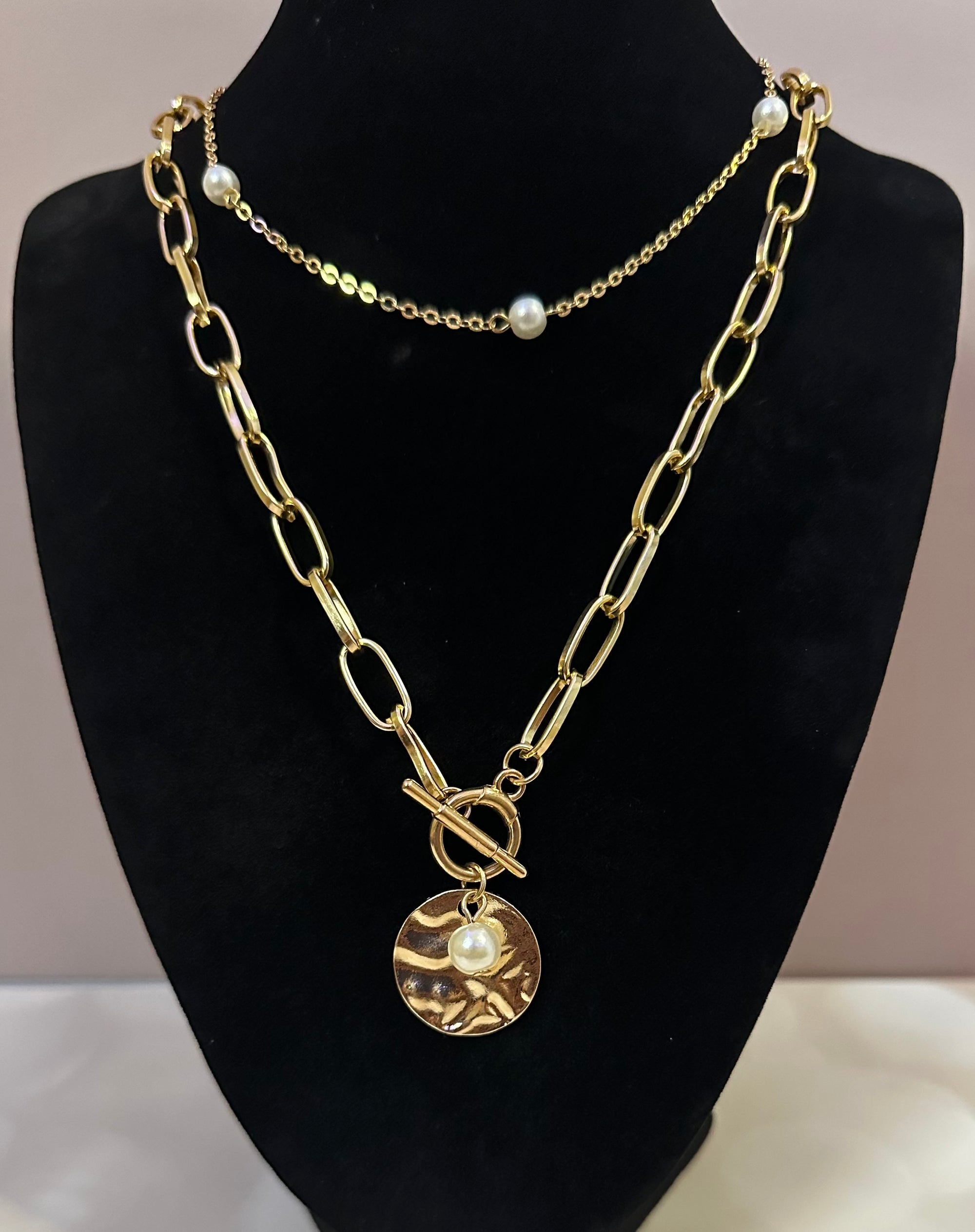 Pearl layered necklace