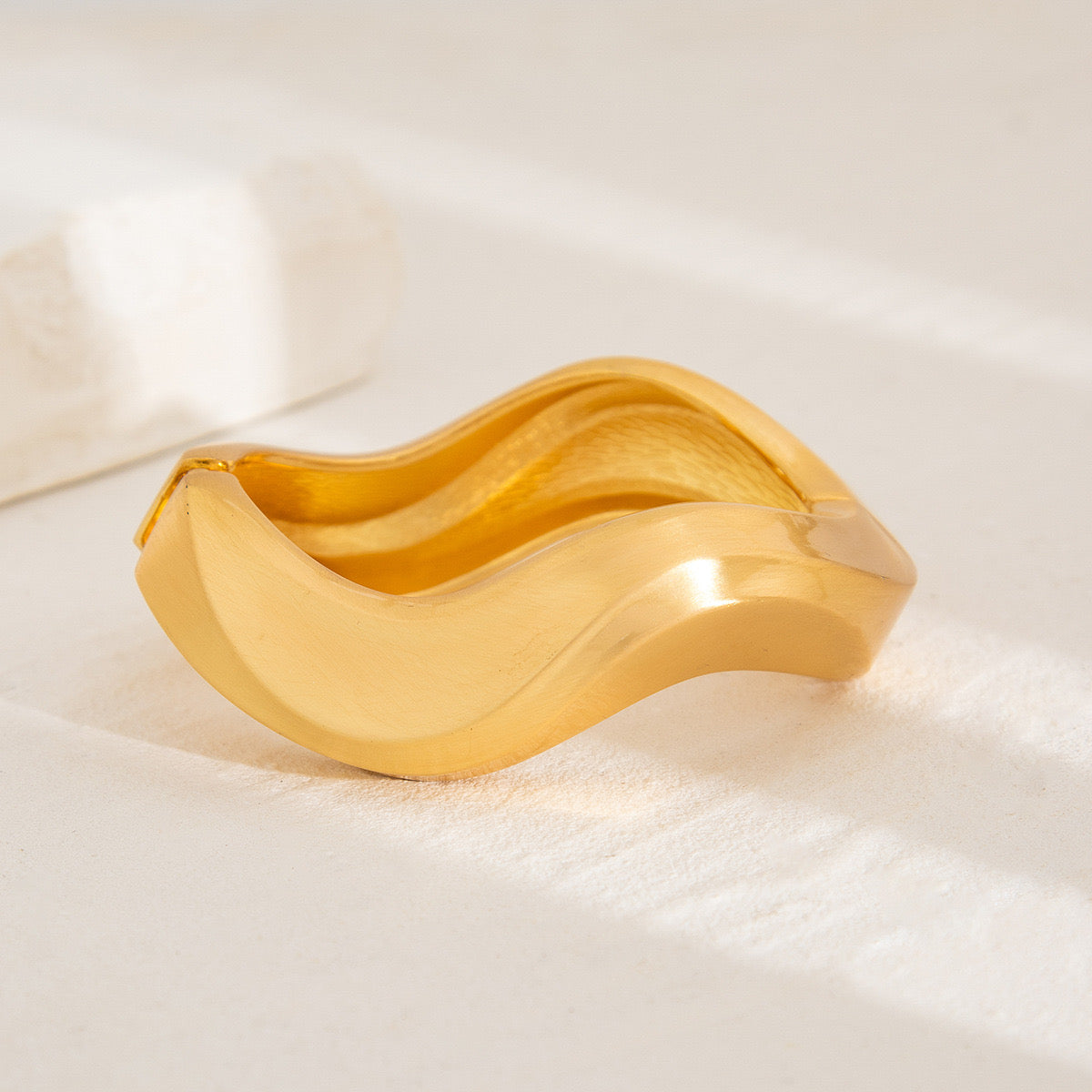Wave bracelet